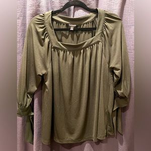 BR Olive Green Square Neck Blouse Sz Medium